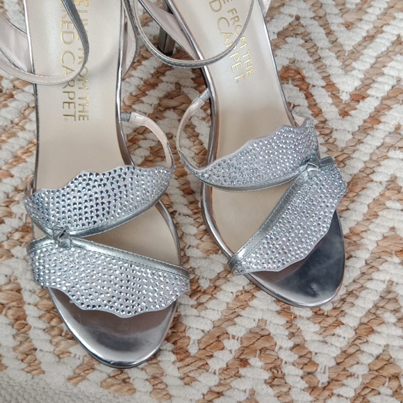 E !Live from the red carpet heels - Picture 11 of 16